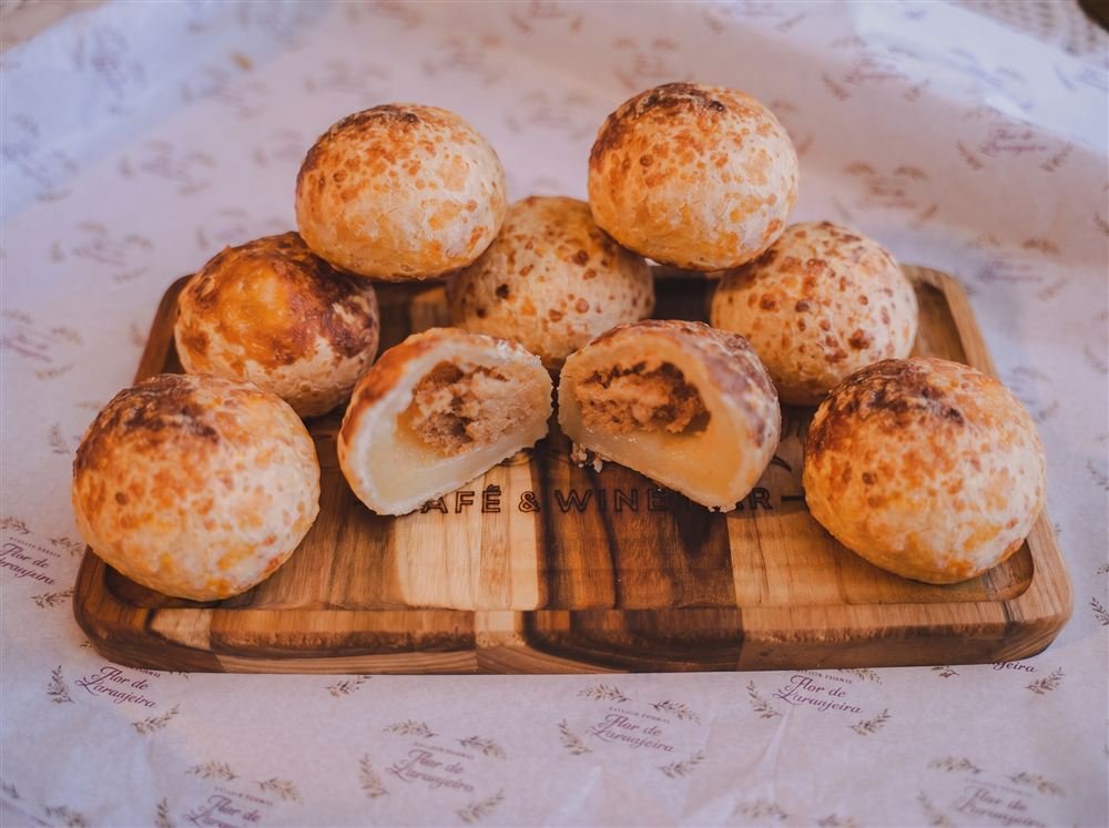 Pão de queijo recheado