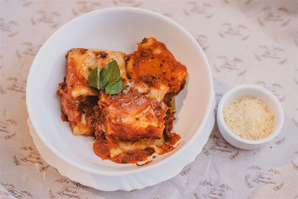 Sofiatelli de ossobuco ao molho sugo